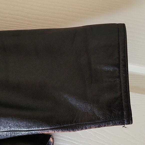 WILSON LEATHER 100% LEATHER SZ MED. BLACK ZIP UP JACKET WAIST LENGTH GOOD CONDI - Picture 4 of 12